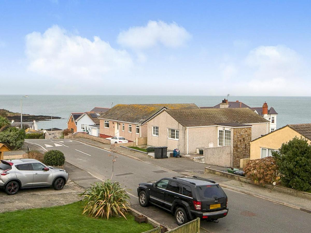 Pass The Keys Modern Coastal Home In Bull Bay Amlwch Exterior photo